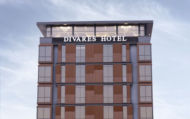 Divares Luxury Hotel