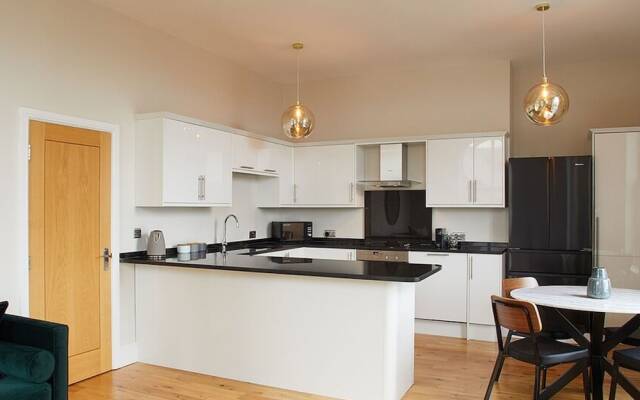 Host Stay Artsbank Apartment