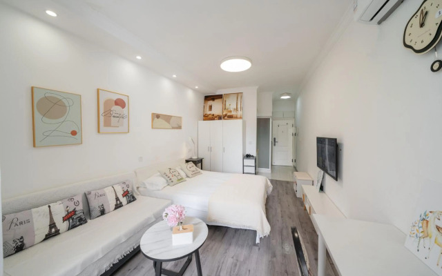 Jingyi Apartment