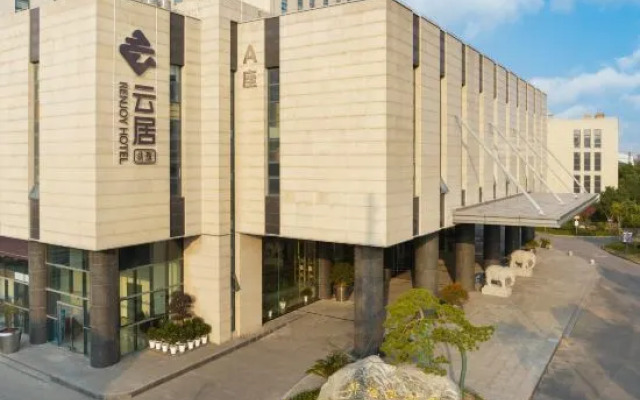 Shanghai Huayi Renjoy Hotel