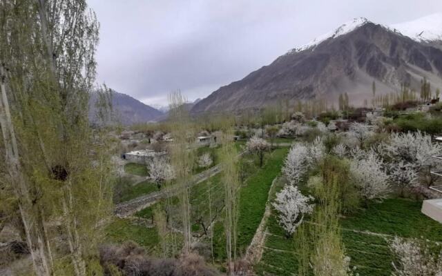 Hunza Grand Motel