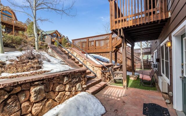 Hallett Peak 101 2 Bedroom Condo by RedAwning