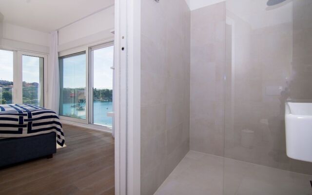Livingstone Beach House