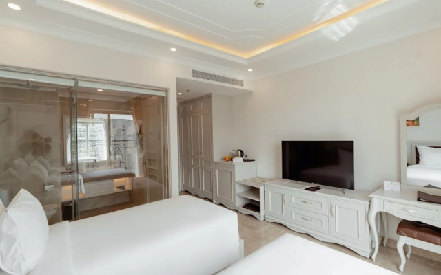 Skylight Hotel