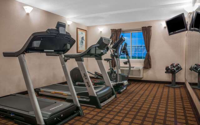 Super 8 by Wyndham Beaumont I-10 South/College St