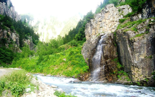 Yedigoller Hotel & Restaurant