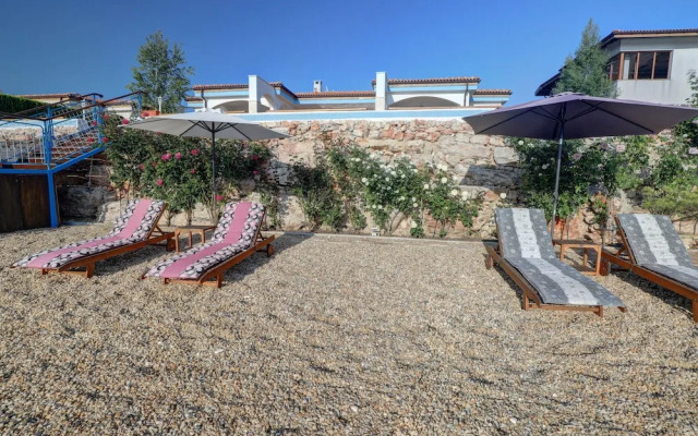 Lighthouse Luxe Estate Apart & Villas