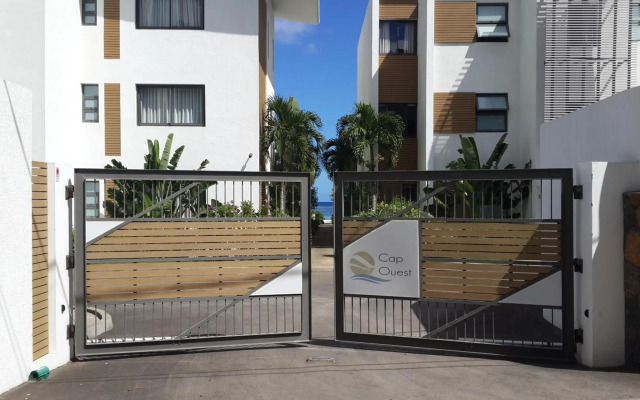Villasun Seafront Apartment at Cap Ouest