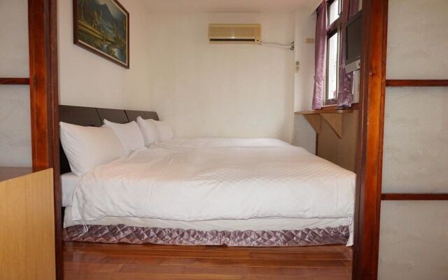 Lakeside Shopping B&B