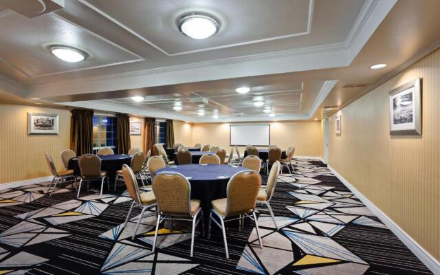 Holiday Inn Hotel & Suites San Mateo-San Francisco SFO by IHG