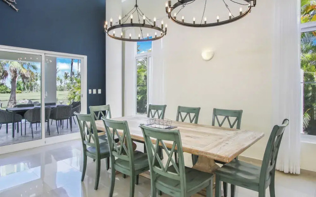 Golf Villa in Bavaro - Pool, Jacuzzi, Staff