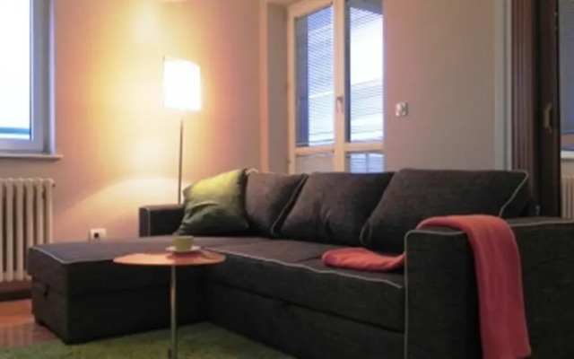 Green Apple Apartment