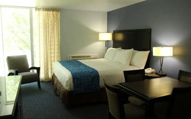 Di Resort Riverside Racine