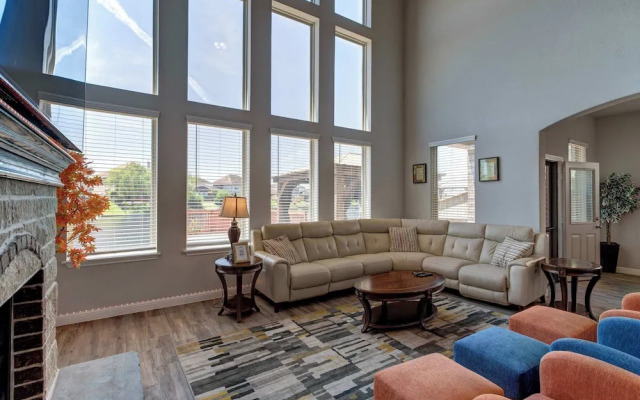 Lakeview Mansion A Chic Estate