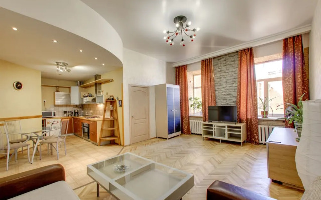 Apartment on Marata 35