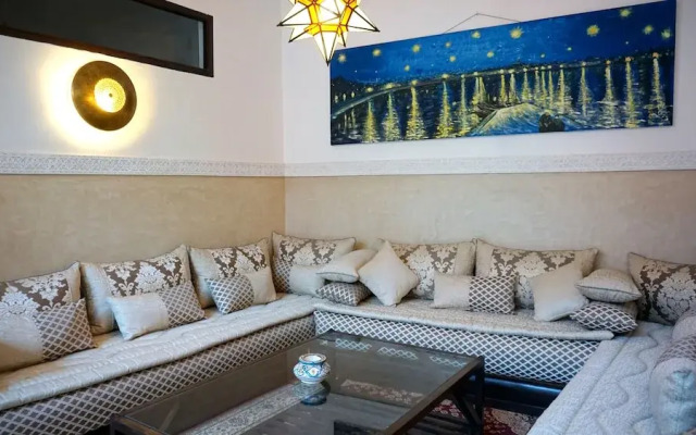 Riad Kalé Polis