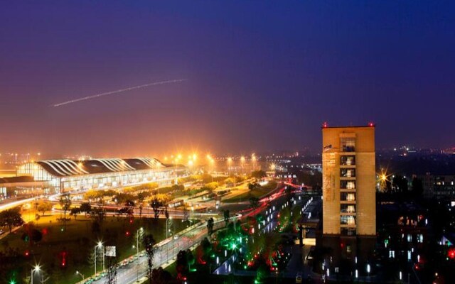 Отель Chengdu Airport