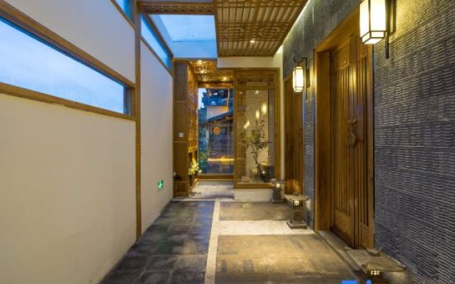 Xianyun Lakeside Hostel
