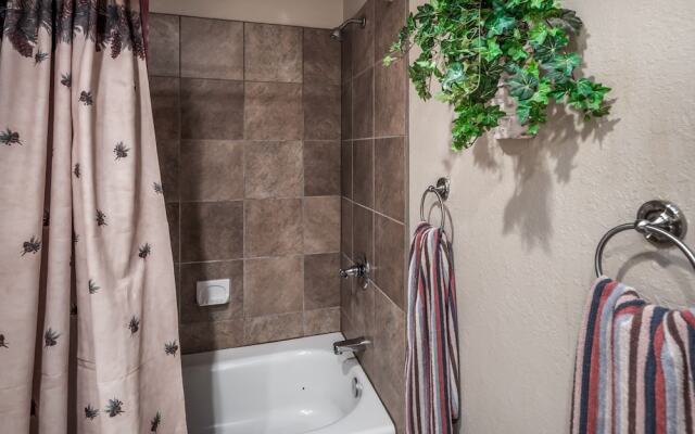 Caudle - Three Bedroom Cabin