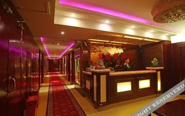 Royal Palace Hotel Bazhong