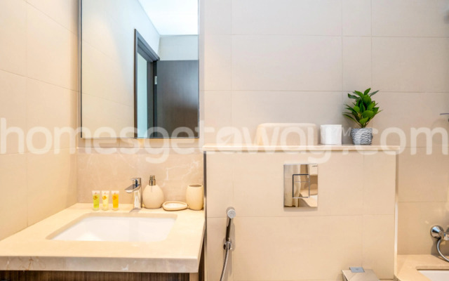 KeyOne - 3BR with Maids in Downtown Views