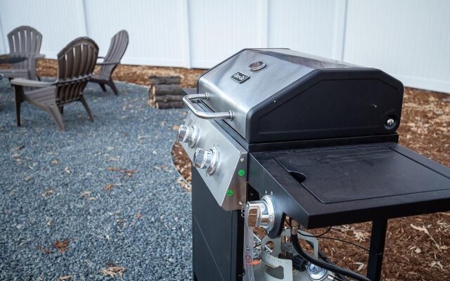 Couple’s Getaway | Walk to UNC |FREE Cruiser Bikes