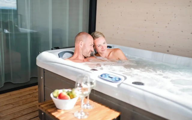 Stock & Stein Lodges