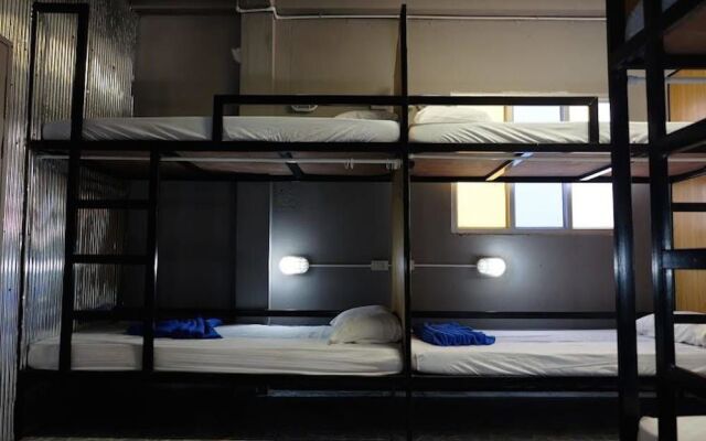 Took Took Hostel - Adults Only