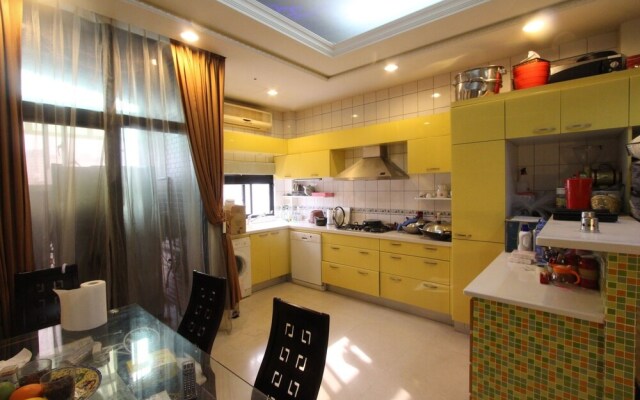 W Villa