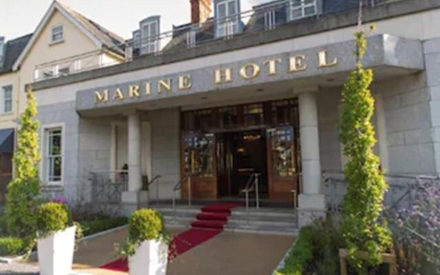 Marine Hotel