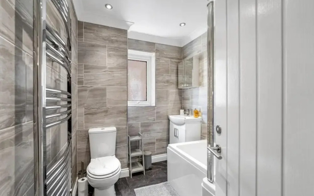 Knights Rest -beautiful Home in Dover With Parking