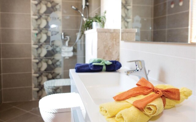 Beautiful Home in Trogir With Jacuzzi, Wifi and 1 Bedrooms