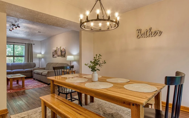 Pinecrest Townhomes-1K-2Q Unit-Renovated