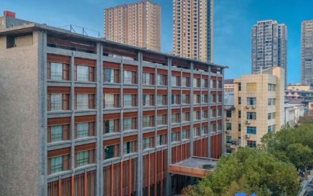 Yunmeng Hotel