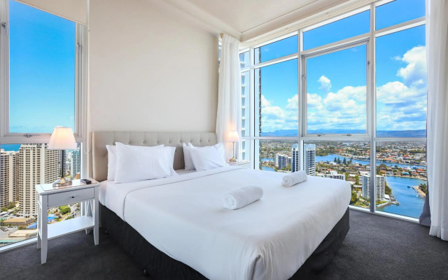 Chevron Renaissance Private Apartments – Guest Rooms – Gold Coast