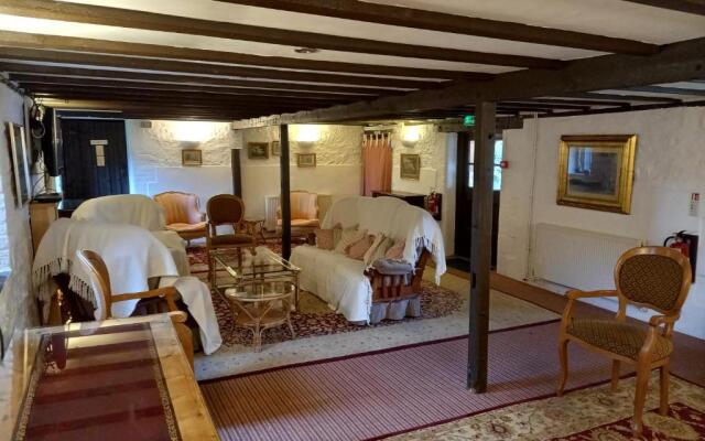 Bickleigh Castle Hotel