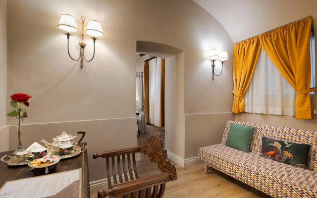 Palazzo Arone dei Baroni di Valentino