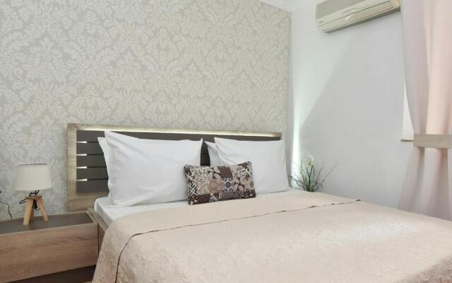 Palm square apartment 1