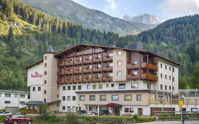 VALARA Alpine Art Hotel