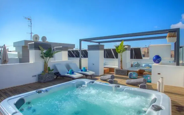 Ibiza Blue Beach Jacuzzi