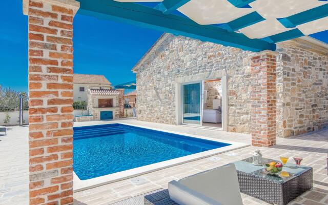 Modern Villa in Sukosan With Private Swimming Pool