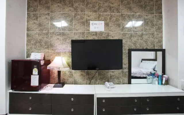 Jeju Yeongsung Motel