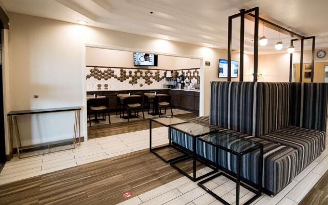 SureStay Plus Hotel by Best Western Topeka Northwest