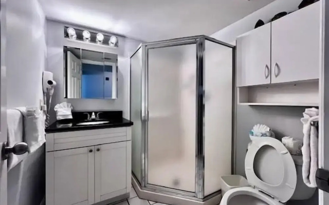 Pelican Beach 0404 1 Bedroom Condo by Pelican Beach Management