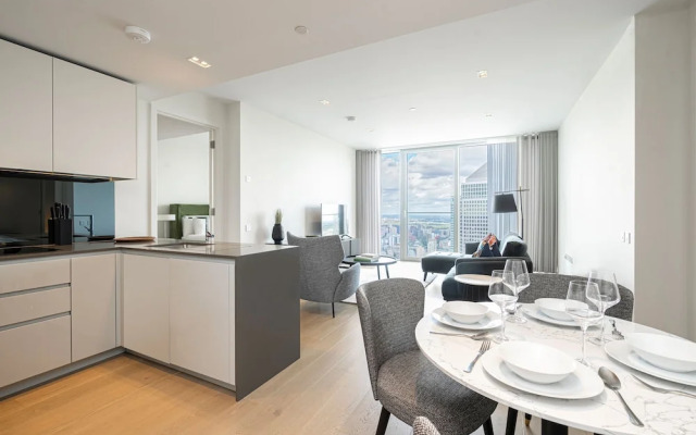 Sensational Two-bedroom Apartment by the River