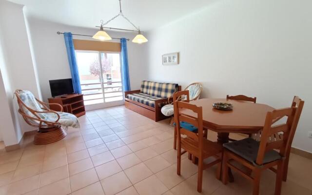 Quinta Gomeira by Amandio Batista