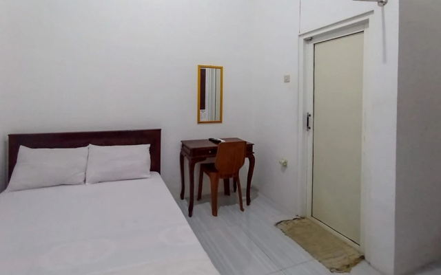 Hotel Grand New Si Jago Mitra RedDoorz – Guest Rooms – Kebumen