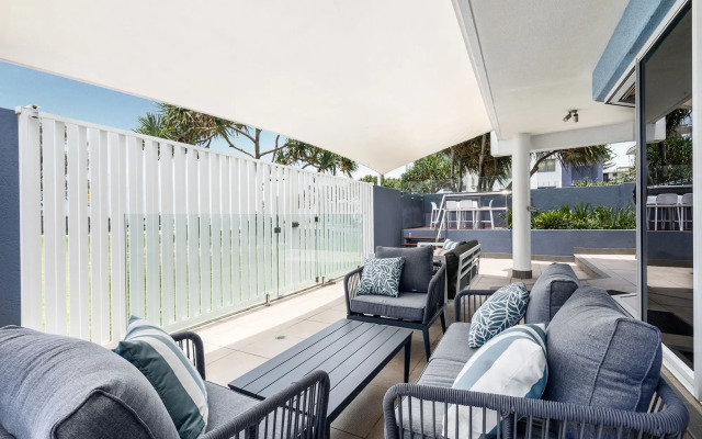 Rolling Surf Resort
