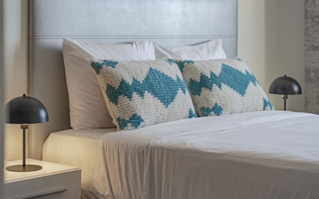 Alegria I, Overlooking the bay of Funchal