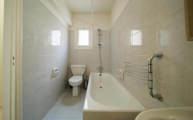 2bed Apartment by the Sea